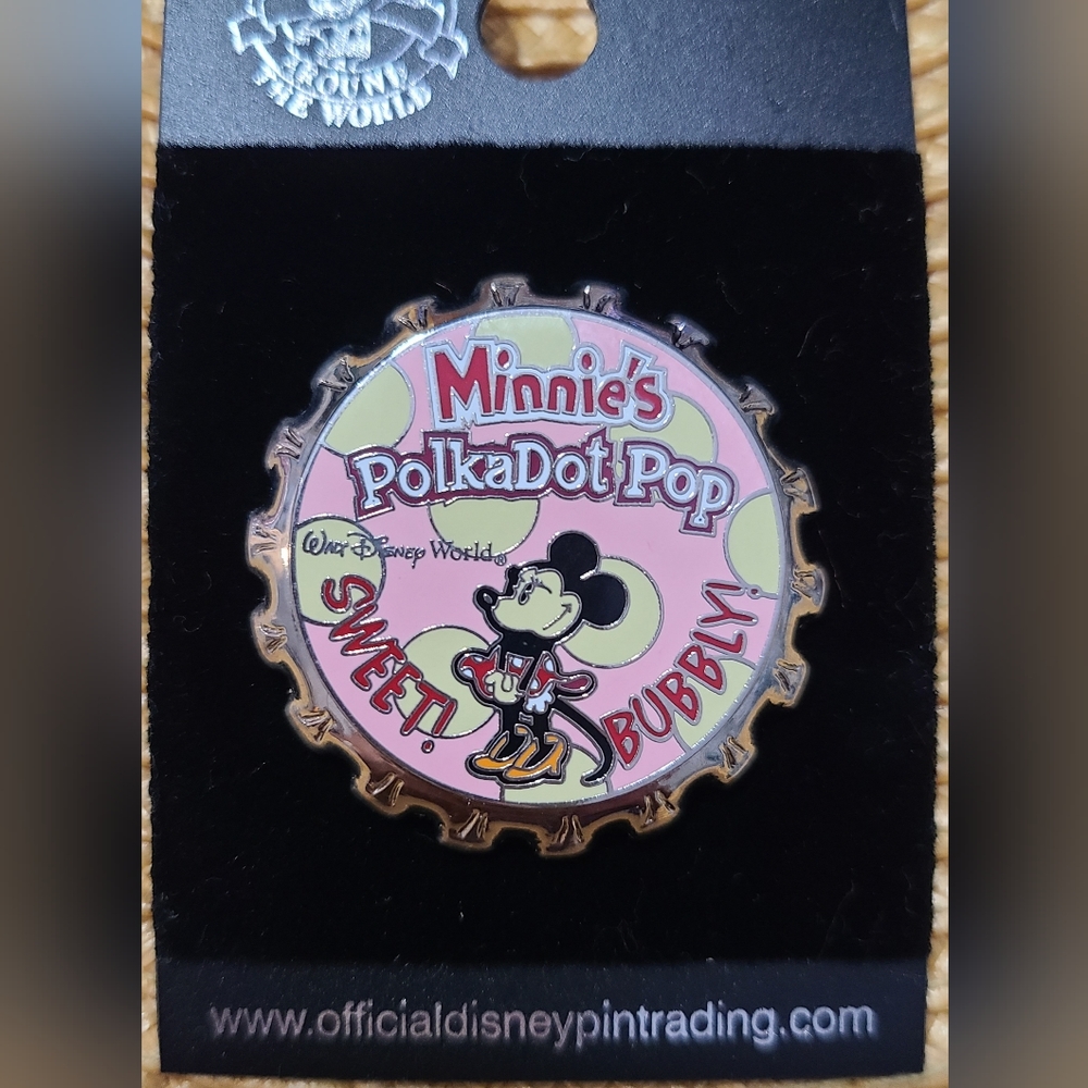 Polka Dot Minnie Collectible Pin from 2004
